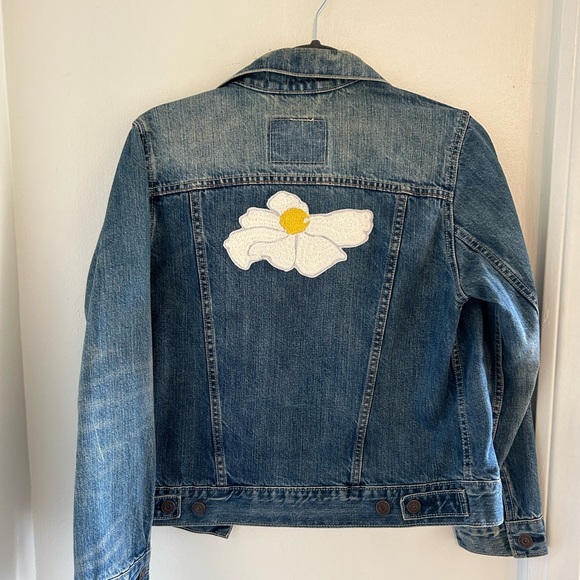 Levi’s Denim Jacket with Custom Flower Patchwork, Women’s Medium - Picture 1 of 4